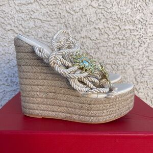 PrettyLittleThing Cream & Gold Sun Woven Wedges